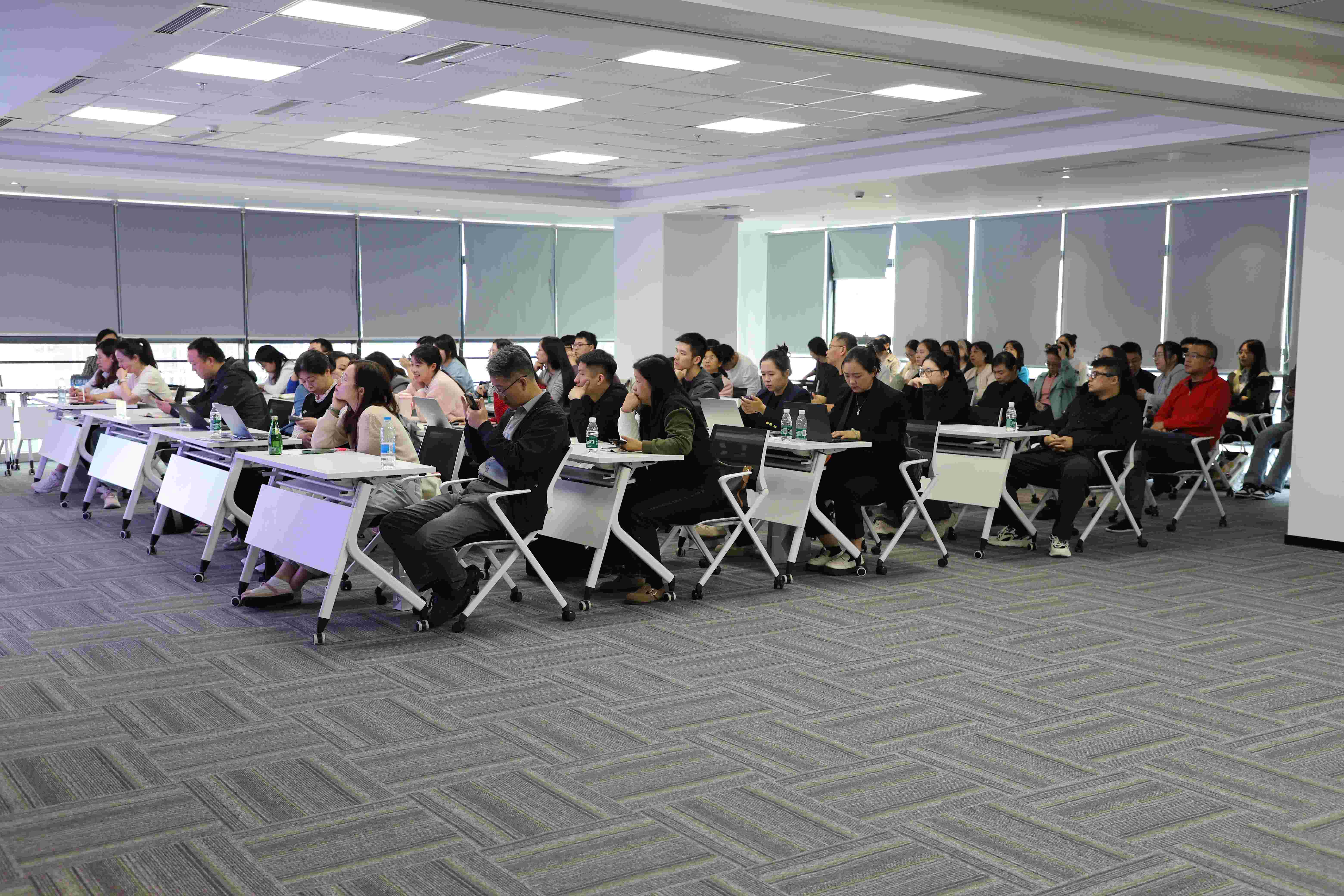 2024年度國家智能工廠梯度培育行動及智能制造系統(tǒng)解決方案“揭榜掛帥”申報(bào)解讀活動順利舉辦